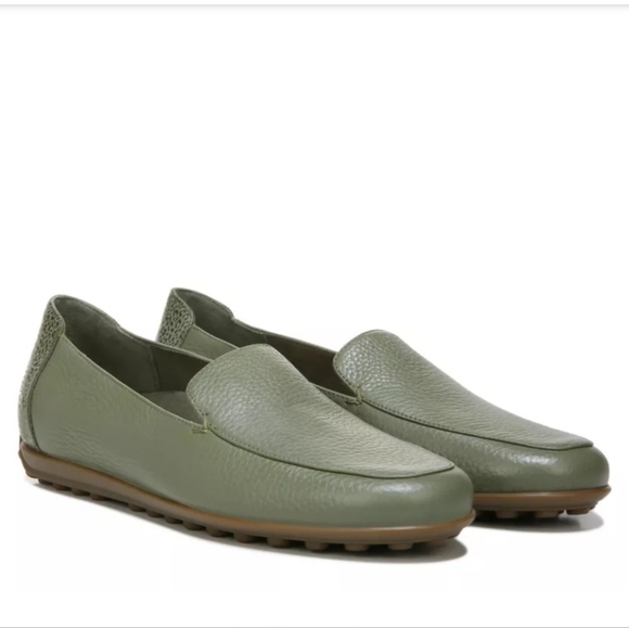 Vionic Elora Slip-On Driving Moccasin Loafer in Sage Green Size 9 - Picture 1 of 13